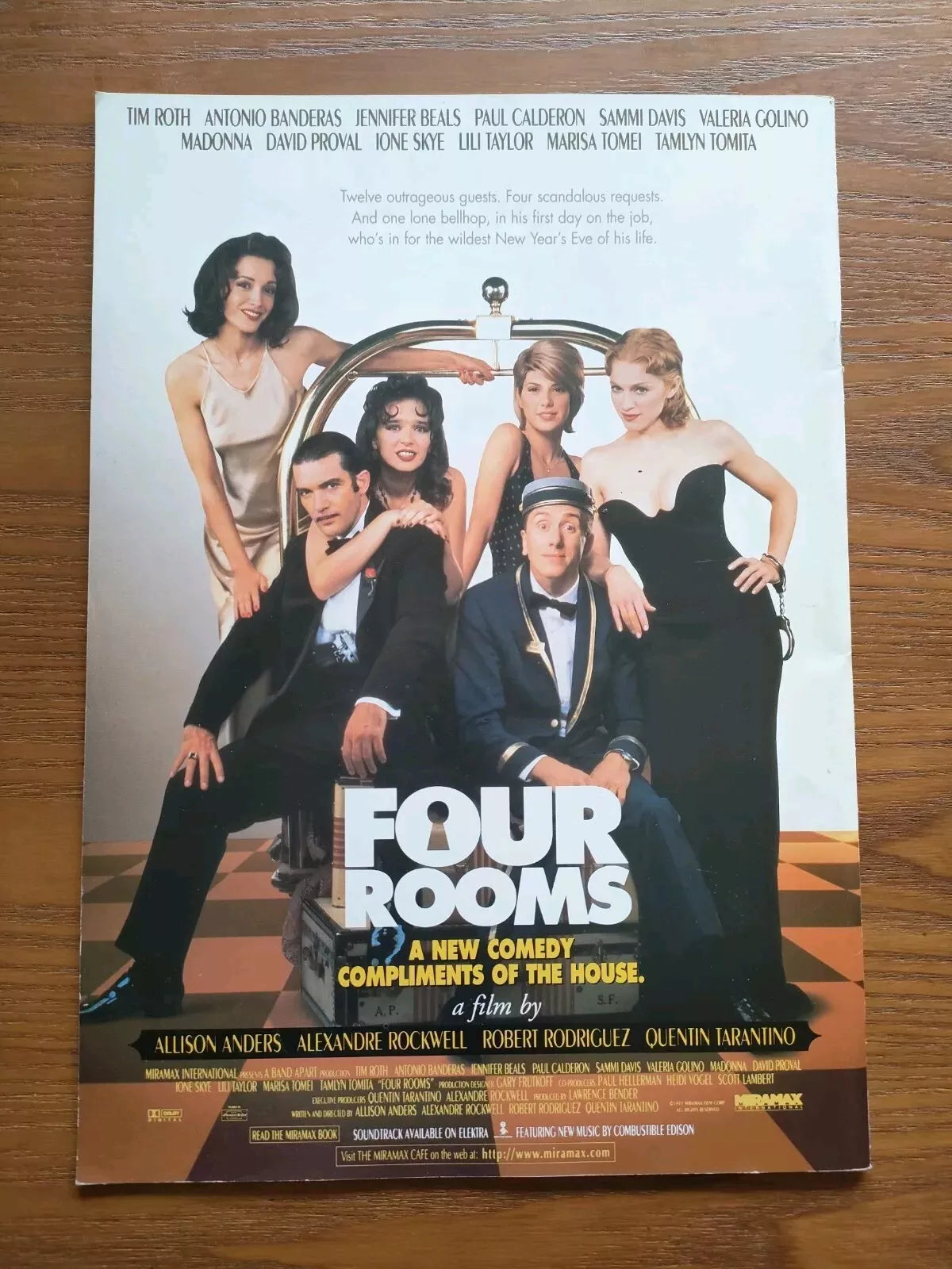 Four Rooms Japanese Movie Program Pamphlet 1995 Tarantino Rodriguez Roth Madonna